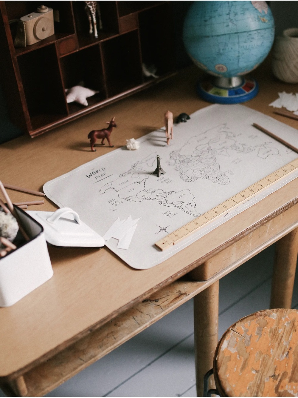 Gathre Leather Mat with World Map Print - Cream